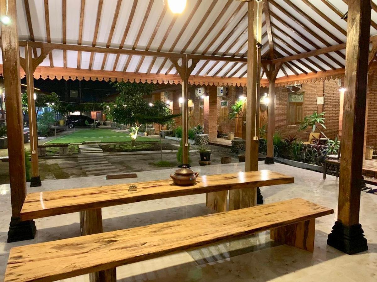Blitar Djoglo Djatimalang Guesthouse المظهر الخارجي الصورة