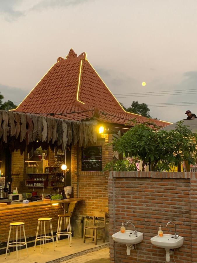 Blitar Djoglo Djatimalang Guesthouse المظهر الخارجي الصورة