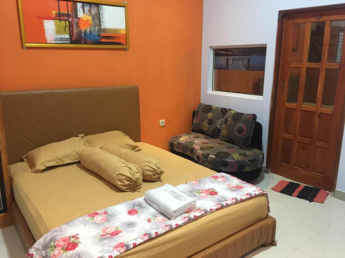 Blitar Djoglo Djatimalang Guesthouse المظهر الخارجي الصورة